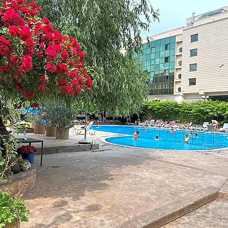 Hotel Arsenal 2*
