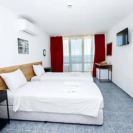 Hotel Arsenal 2*