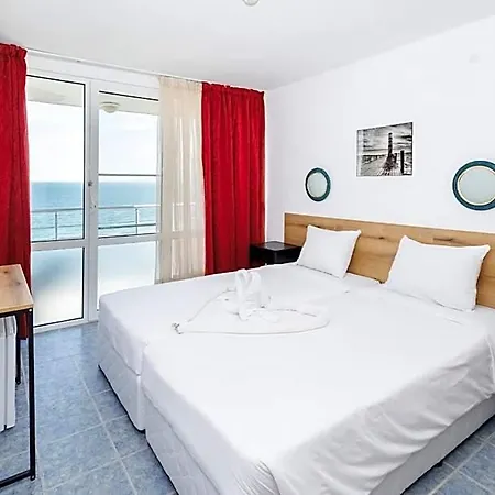 Arsenal Hotel 2*